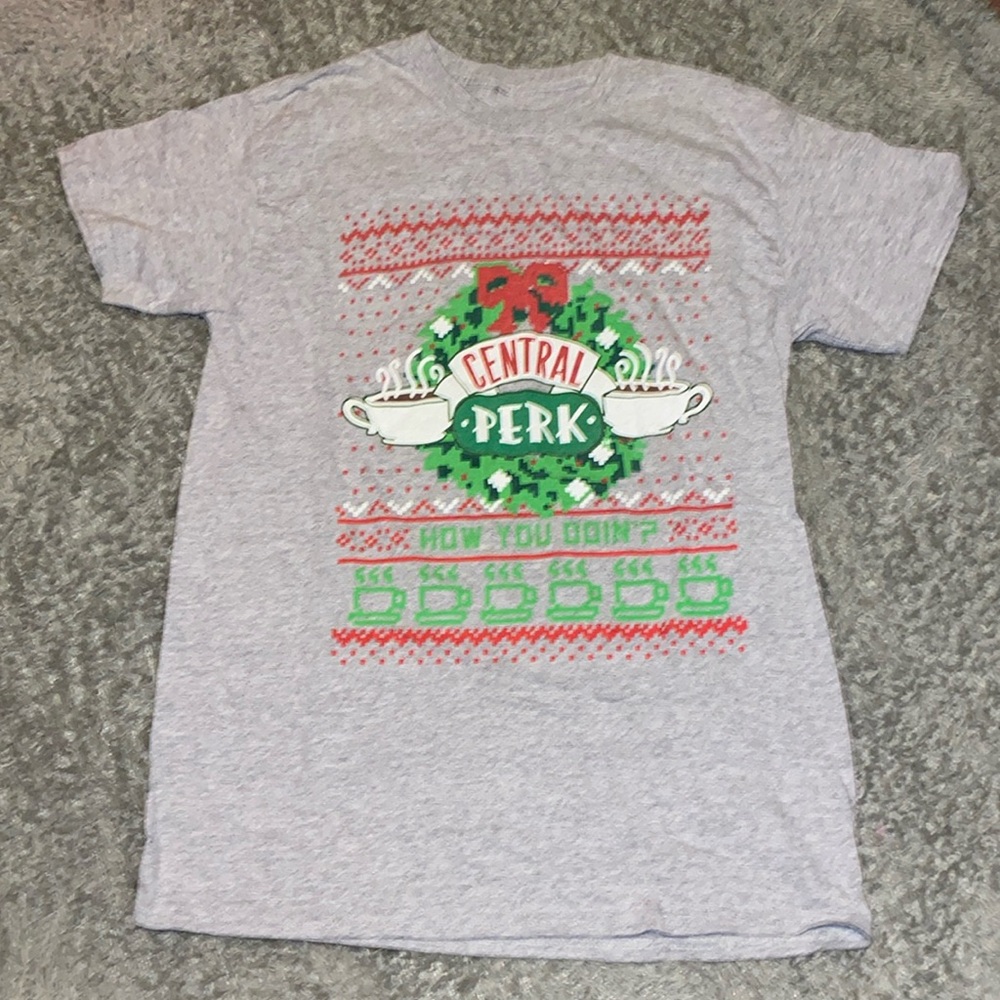 Must Bundle For $3 Deal. FRIENDS Central Perk tee, womens M.
